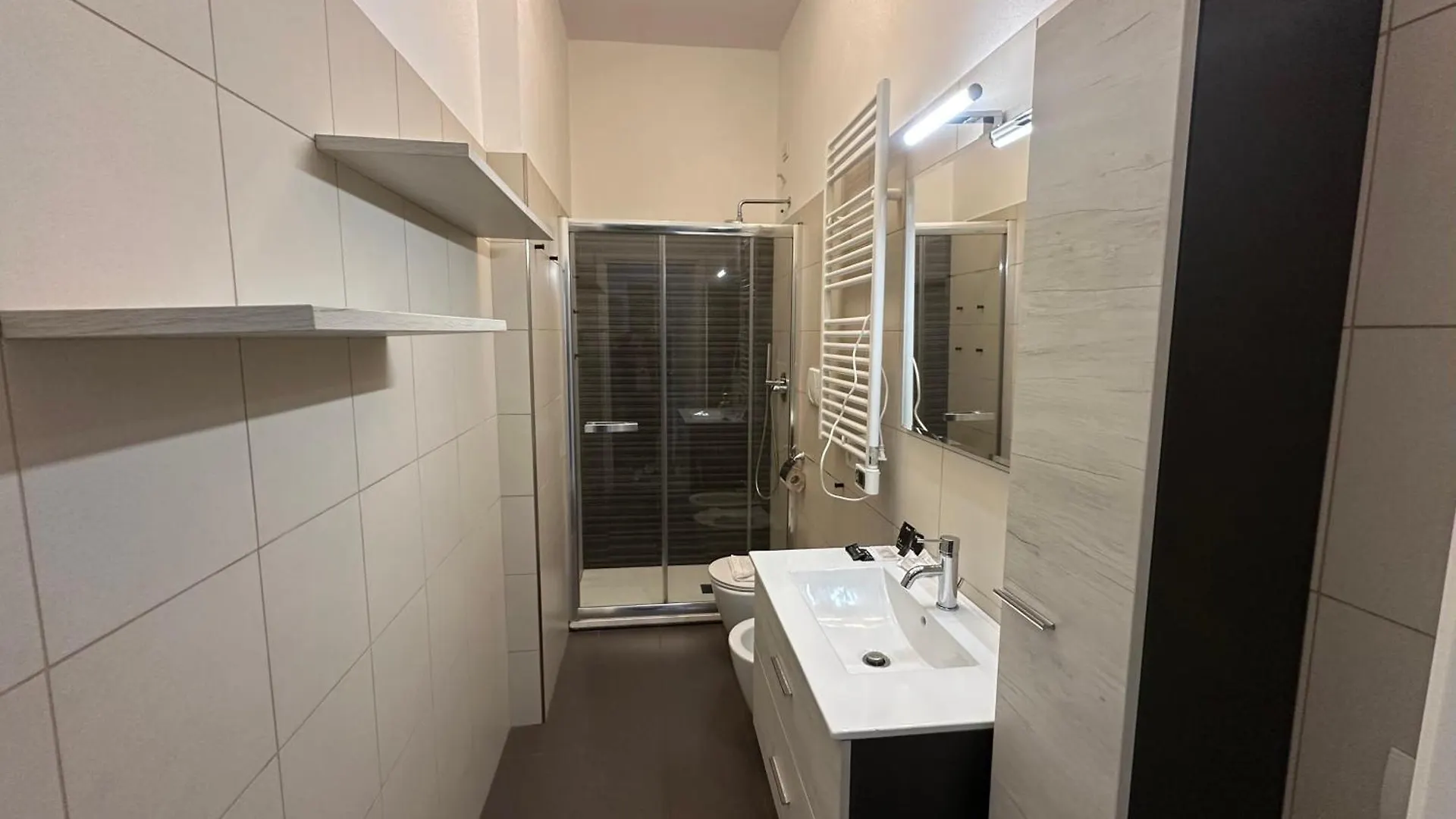 Metro Famagosta - Modern Suite Free Wifi & Parking Milán Italia