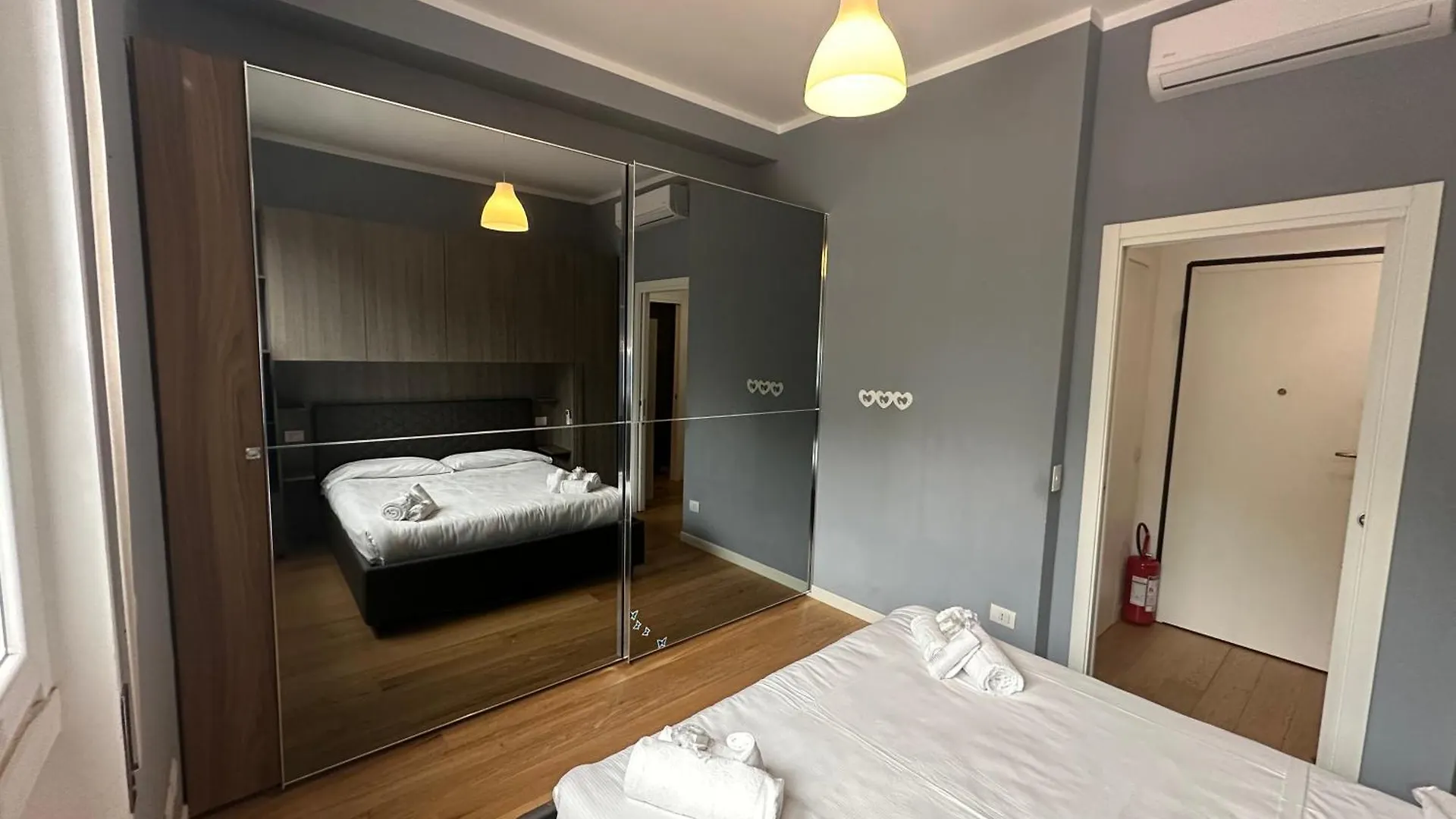 Metro Famagosta - Modern Suite Free Wifi & Parking Milán Apartamento