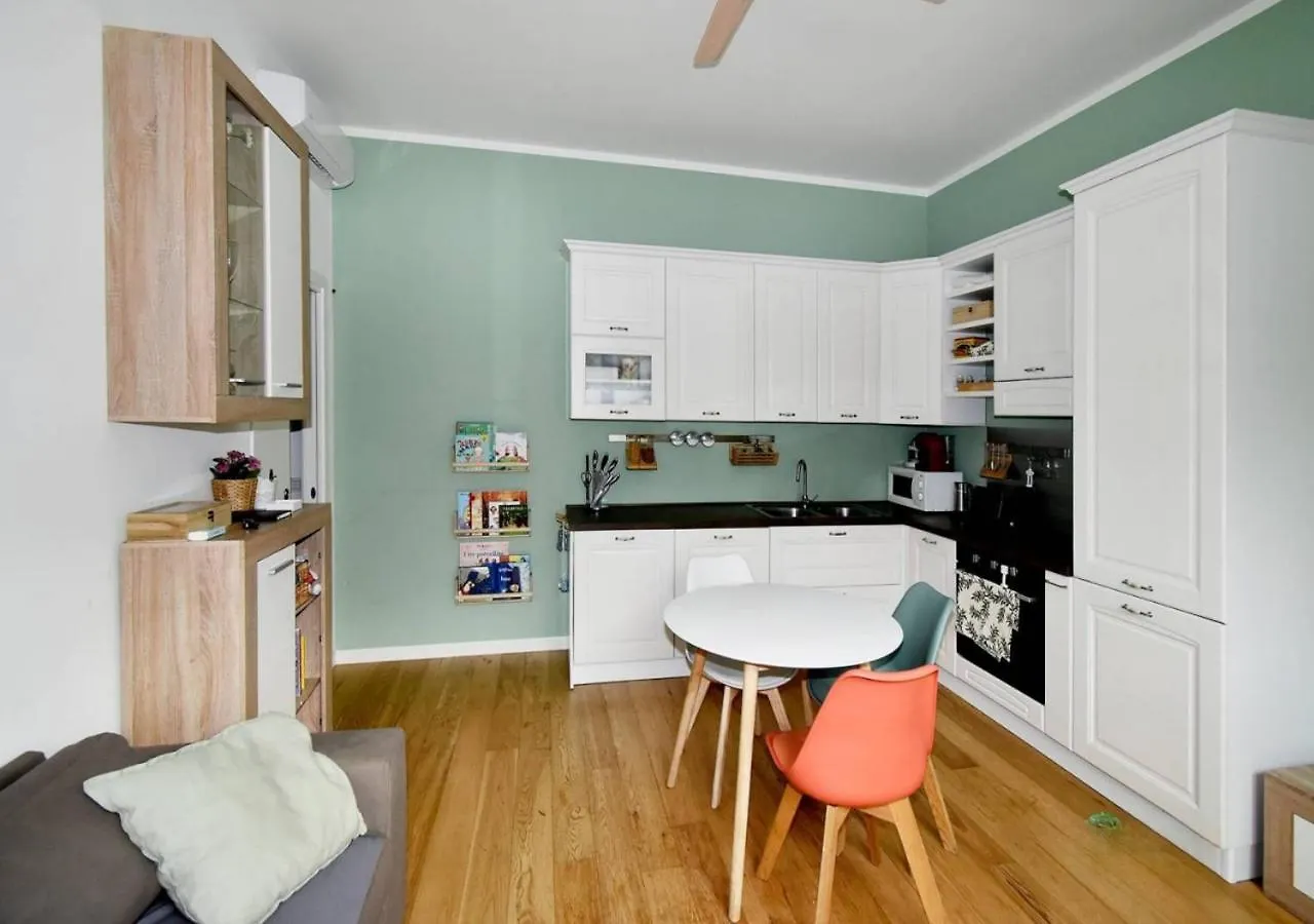 Metro Famagosta - Modern Suite Free Wifi & Parking Milan Italy