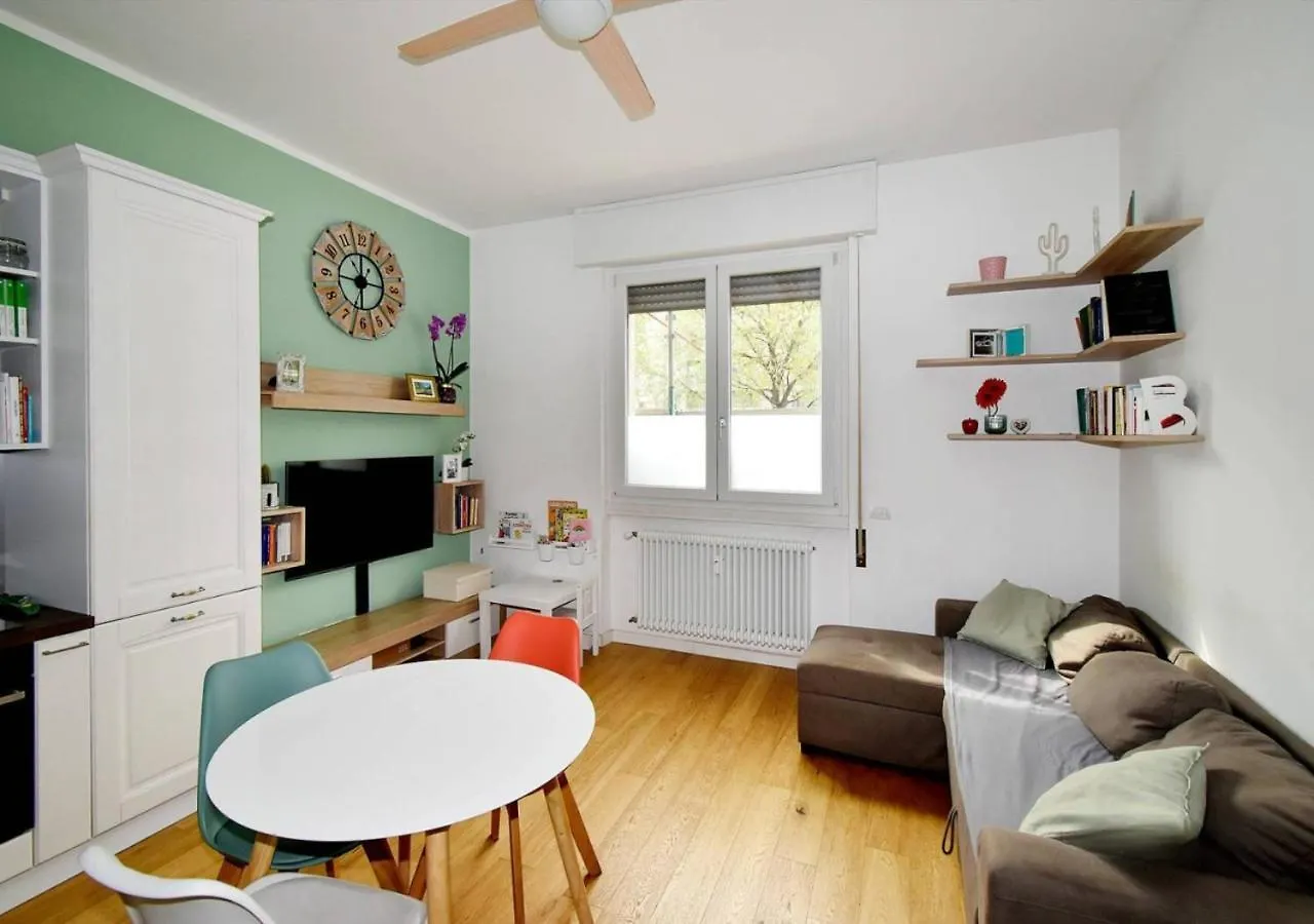 Apartment Metro Famagosta - Modern Suite Free Wifi & Parking Milan