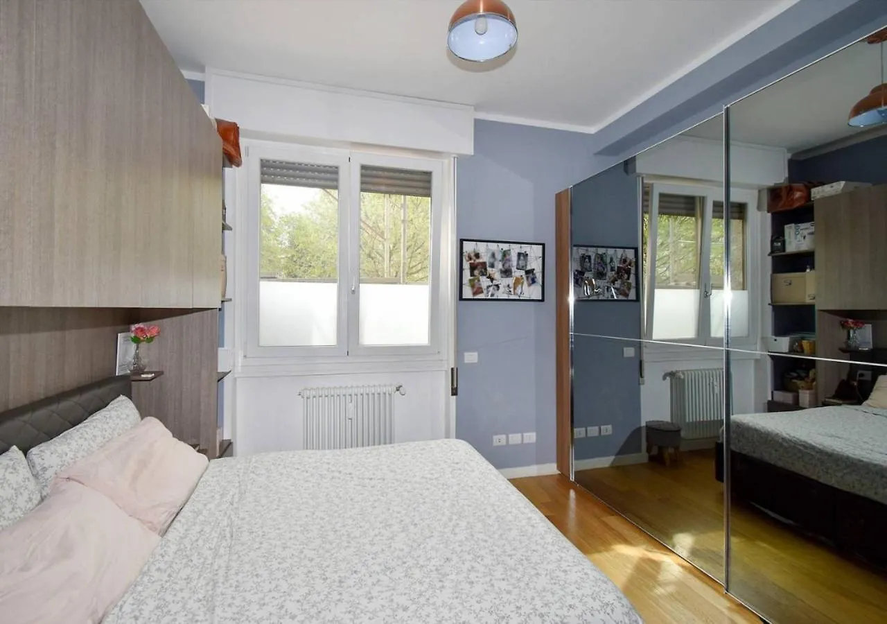 Apartment Metro Famagosta - Modern Suite Free Wifi & Parking Milan