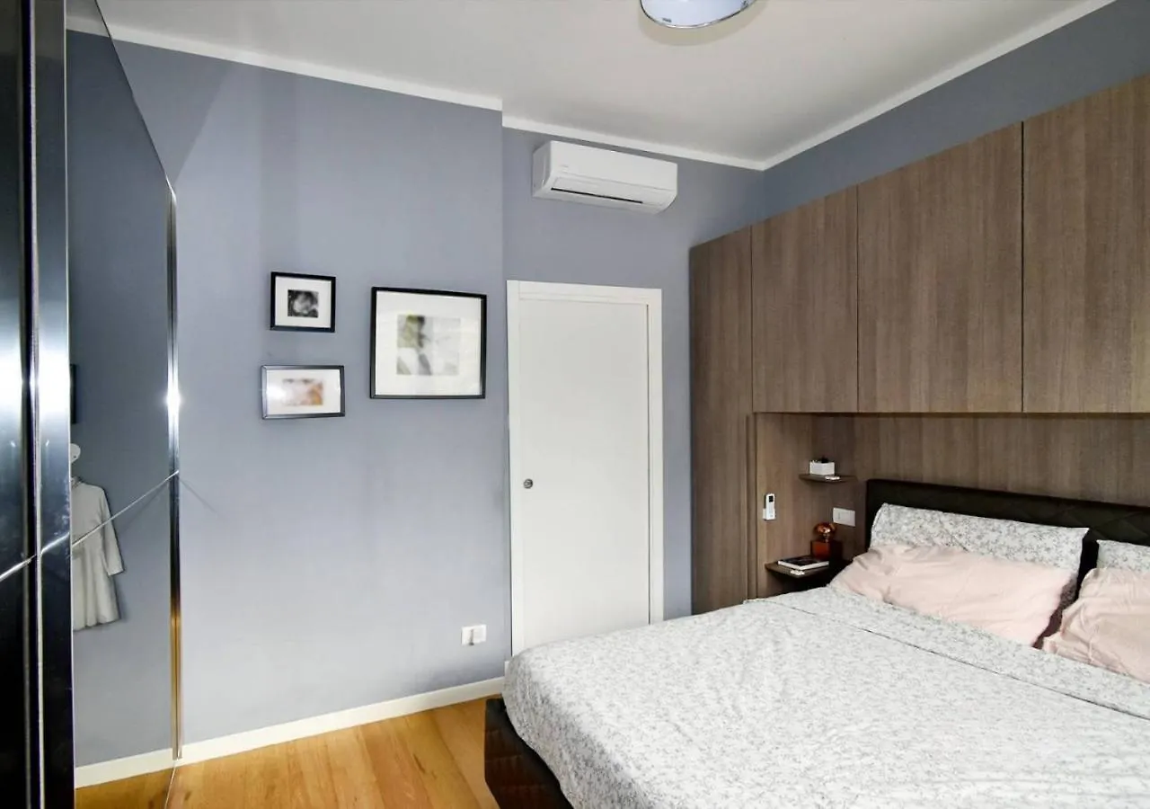Apartment Metro Famagosta - Modern Suite Free Wifi & Parking Milan Italy