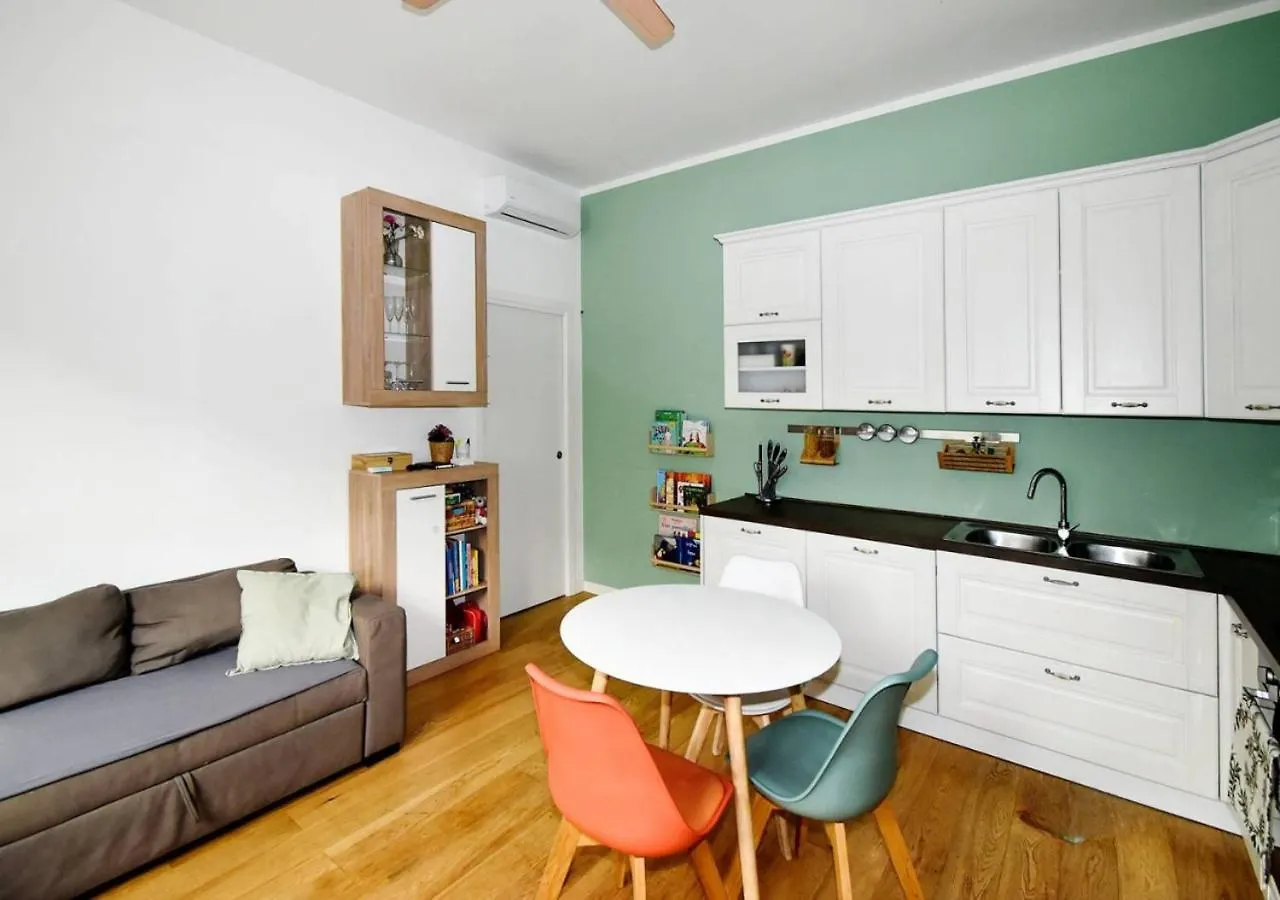 Metro Famagosta - Modern Suite Free Wifi & Parking Milan Apartment