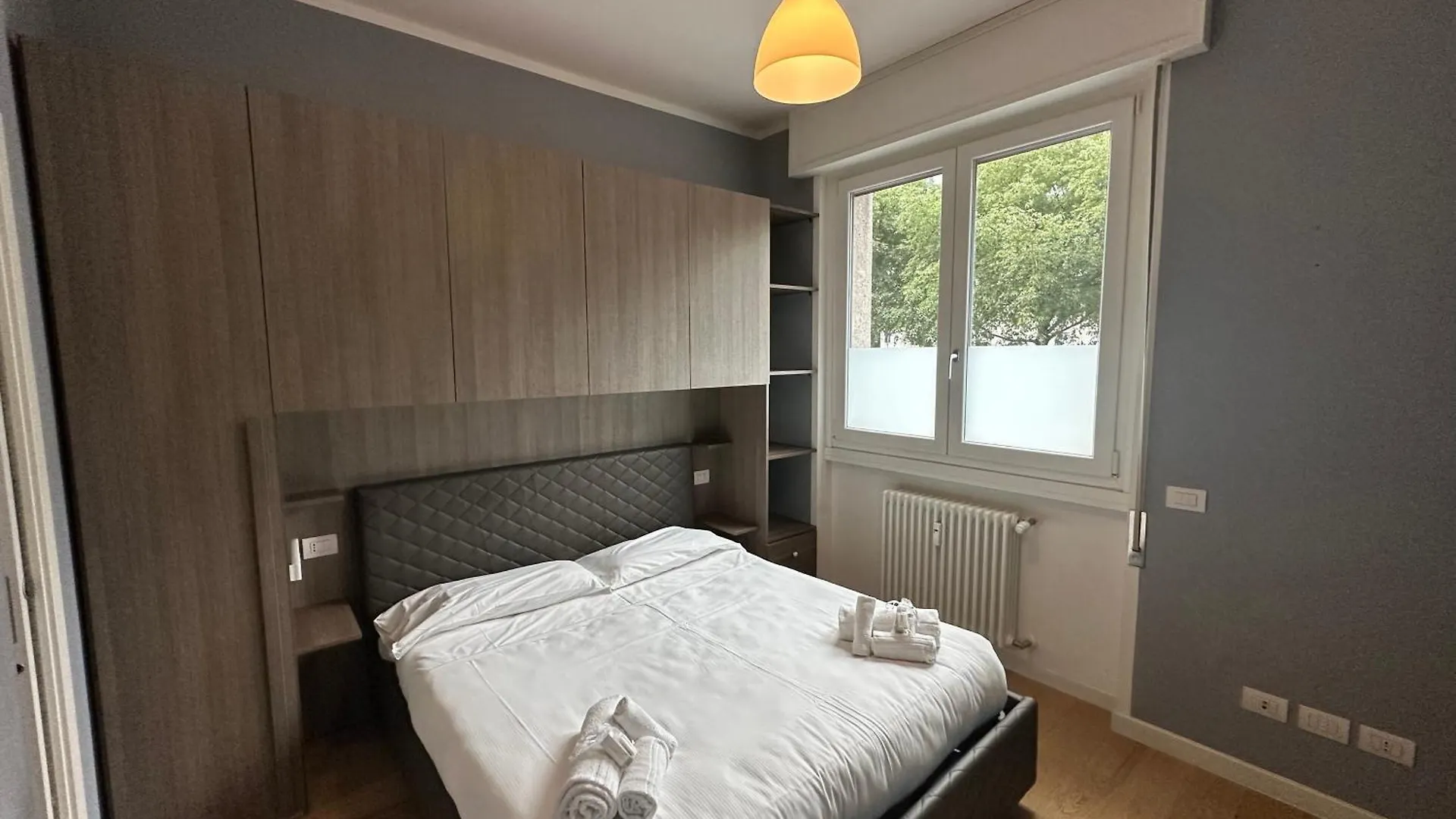 Lägenhet Metro Famagosta - Modern Suite Free Wifi & Parking Milano